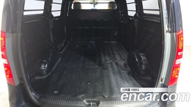 Hyundai Grand Starex Van 3-Seater Smart 2021 — фото 20