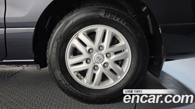Hyundai Grand Starex Van 3-Seater Smart 2021 — фото 21