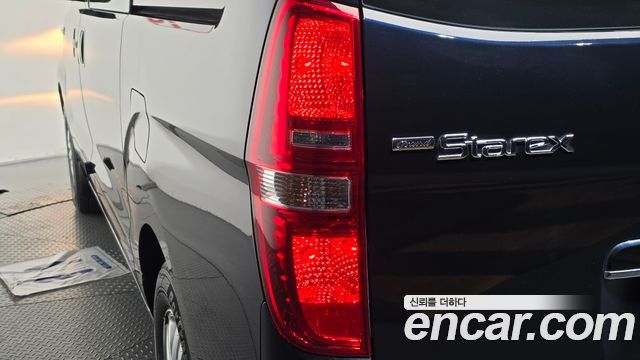 Hyundai Grand Starex Van 3-Seater Smart 2021 — фото 23
