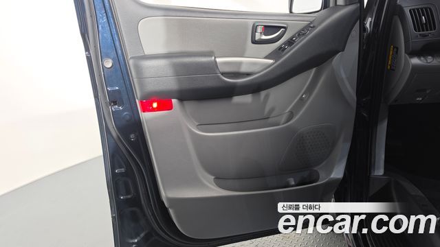 Hyundai Grand Starex Van 3-Seater Smart 2021 — фото 24
