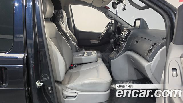 Hyundai Grand Starex Van 3-Seater Smart 2021 — фото 26