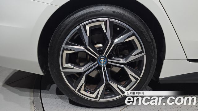 BMW i4 eDrive40 M Sports 2022 — фото 5