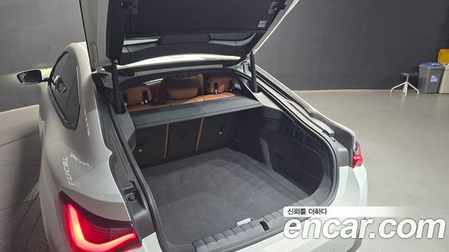 BMW i4 eDrive40 M Sports 2022 — фото 31