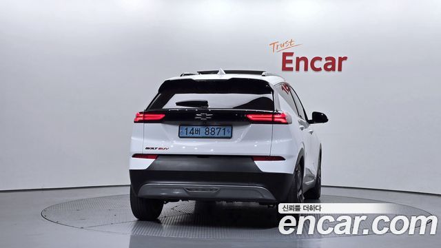 Chevrolet Bolt EUV Redline 2023 — фото 4