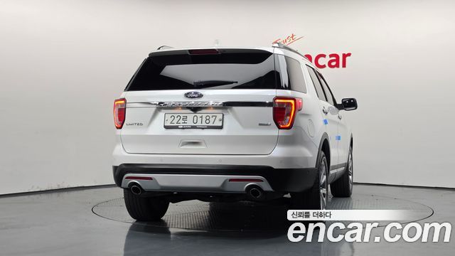 Ford Explorer 2.3 Limited 4WD 5th 2017 — фото 4