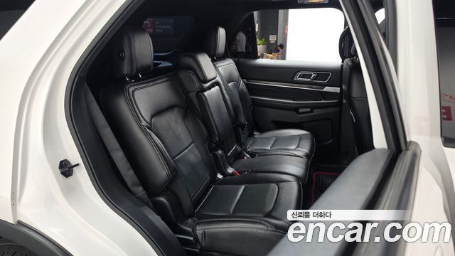Ford Explorer 2.3 Limited 4WD 5th 2017 — фото 12