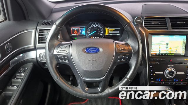 Ford Explorer 2.3 Limited 4WD 5th 2017 — фото 13
