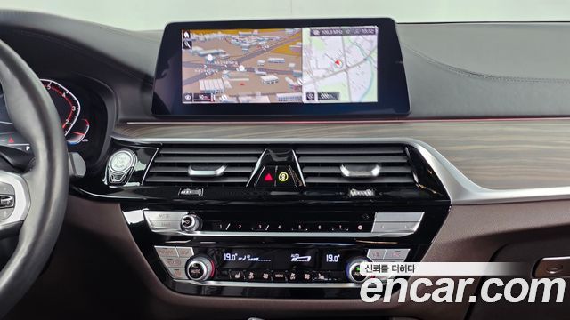 BMW 5 Series (G30) 520i M Sport 2020 — фото 14