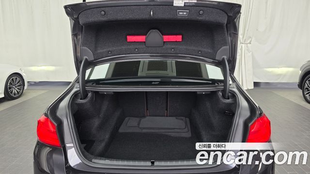 BMW 5 Series (G30) 520i M Sport 2020 — фото 20