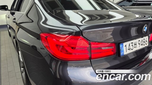 BMW 5 Series (G30) 520i M Sport 2020 — фото 23