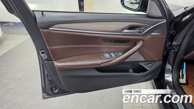 BMW 5 Series (G30) 520i M Sport 2020 — фото 24