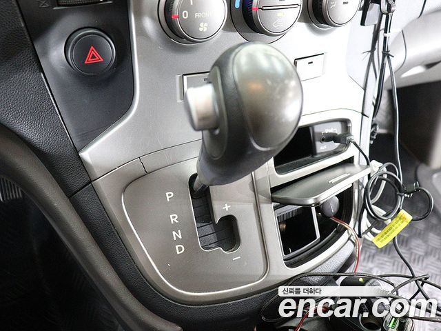 Hyundai Grand Starex 5-Seater VAN CVX Luxury 2012 — фото 9