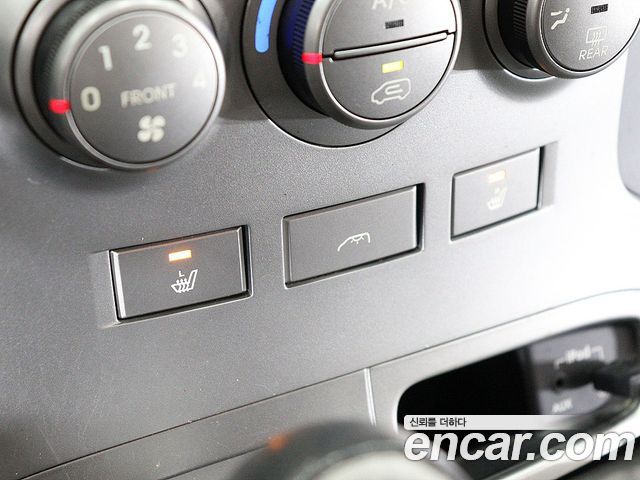 Hyundai Grand Starex 5-Seater VAN CVX Luxury 2012 — фото 10