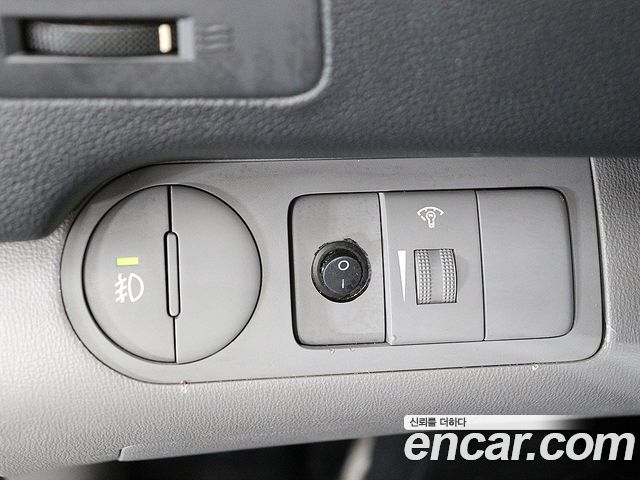 Hyundai Grand Starex 5-Seater VAN CVX Luxury 2012 — фото 15