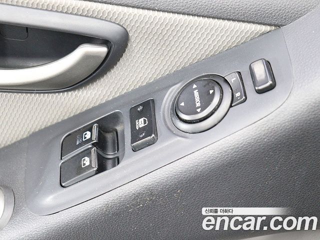 Hyundai Grand Starex 5-Seater VAN CVX Luxury 2012 — фото 16
