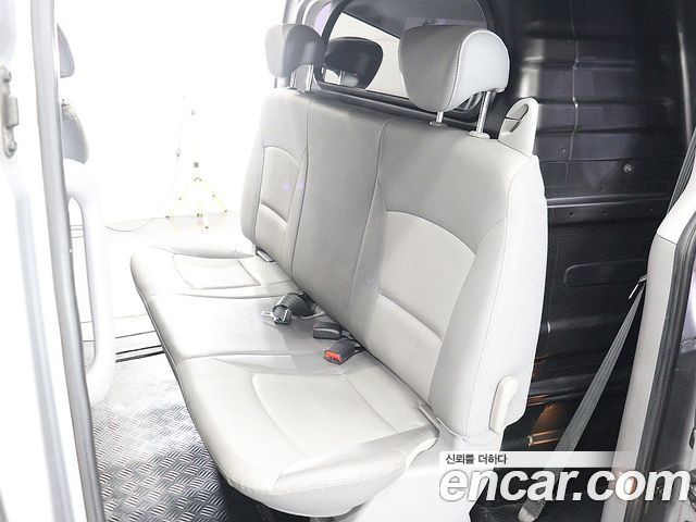 Hyundai Grand Starex 5-Seater VAN CVX Luxury 2012 — фото 21