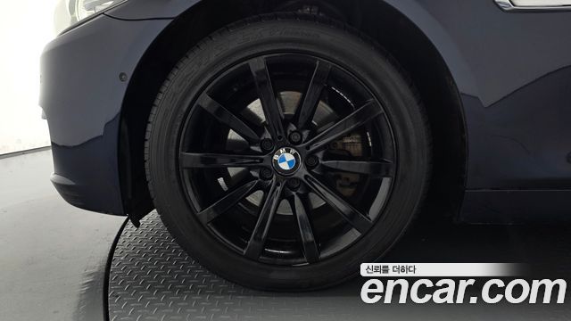 BMW 5 Series (F10) 528i 2014 — фото 5