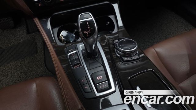 BMW 5 Series (F10) 528i 2014 — фото 9
