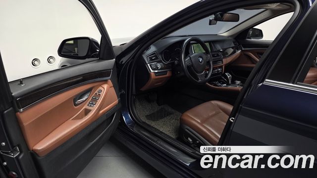 BMW 5 Series (F10) 528i 2014 — фото 10