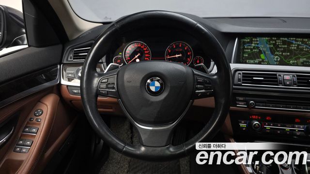 BMW 5 Series (F10) 528i 2014 — фото 13