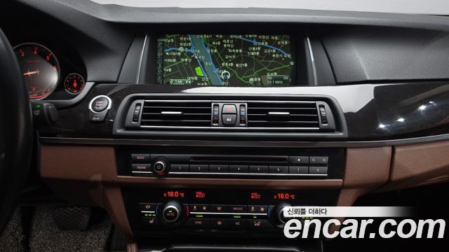 BMW 5 Series (F10) 528i 2014 — фото 14