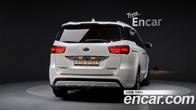 Kia Carnival 7-seater Limousine President 2017 — фото 4