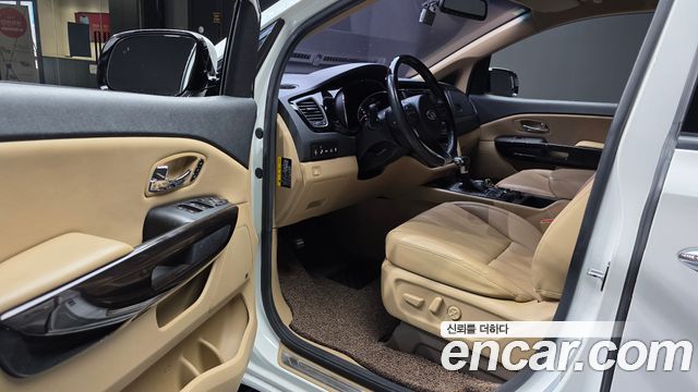 Kia Carnival 7-seater Limousine President 2017 — фото 10