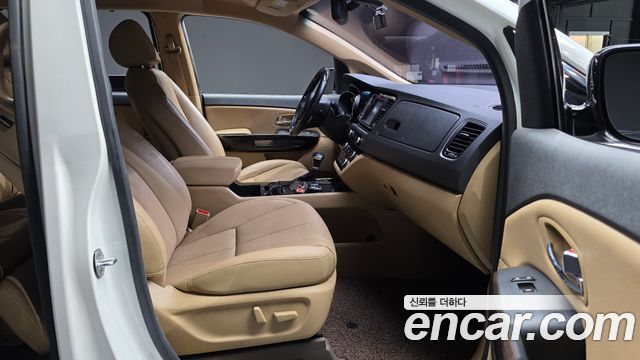 Kia Carnival 7-seater Limousine President 2017 — фото 26