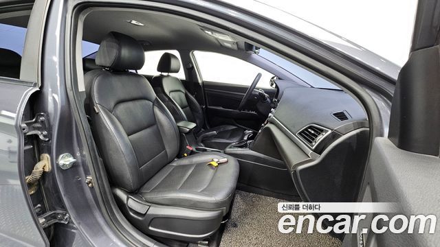 Hyundai Avante (AD) 1.6 GDI Value Plus 2017 — фото 26