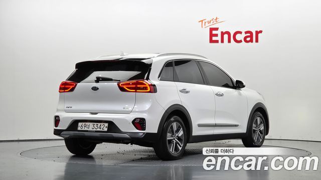 Kia Niro 1.6 PHEV Noblesse Special 2020 — фото 2