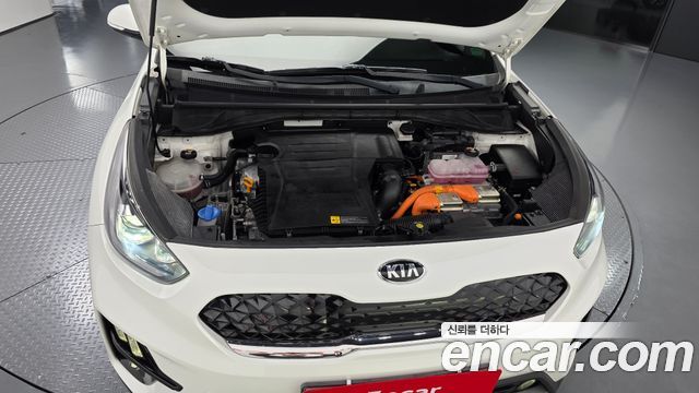 Kia Niro 1.6 PHEV Noblesse Special 2020 — фото 6