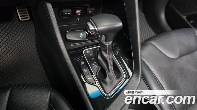 Kia Niro 1.6 PHEV Noblesse Special 2020 — фото 9