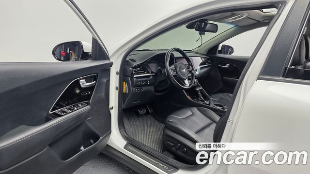 Kia Niro 1.6 PHEV Noblesse Special 2020 — фото 10
