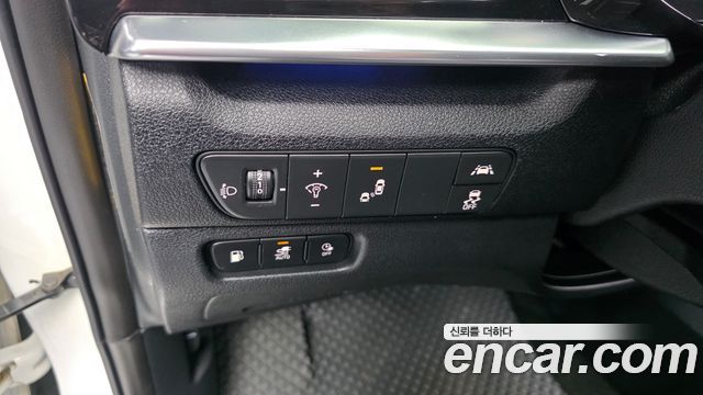 Kia Niro 1.6 PHEV Noblesse Special 2020 — фото 17