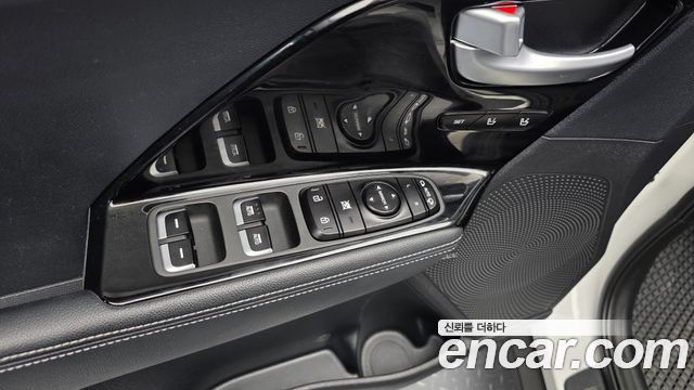 Kia Niro 1.6 PHEV Noblesse Special 2020 — фото 29