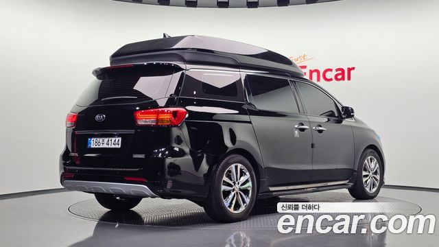 Kia Carnival 9-seater Hi-Limousine Prestige 2018 — фото 2