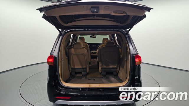 Kia Carnival 9-seater Hi-Limousine Prestige 2018 — фото 34