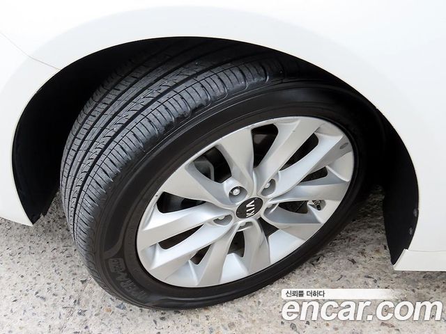 Kia K5 (II) 2.0 MX Prestige 2018 — фото 24