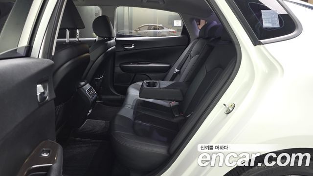 Kia K5 (II) 2.0 Prestige 2019 — фото 12