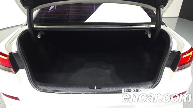 Kia K5 (II) 2.0 Prestige 2019 — фото 20
