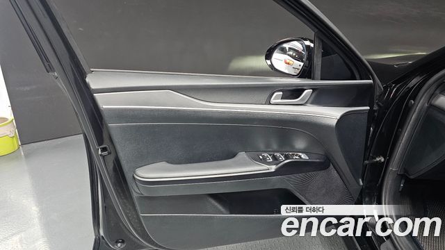 Kia K5 (III) 2.0 Trendy 2023 — фото 24