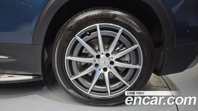 Mercedes-Benz GLB-Class (X247) AMG GLB35 4MATIC 2023 — фото 21