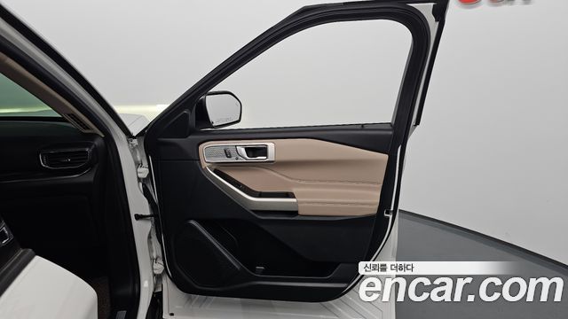 Ford Explorer (VI) 2.3 LimIted 4WD 2021 — фото 24