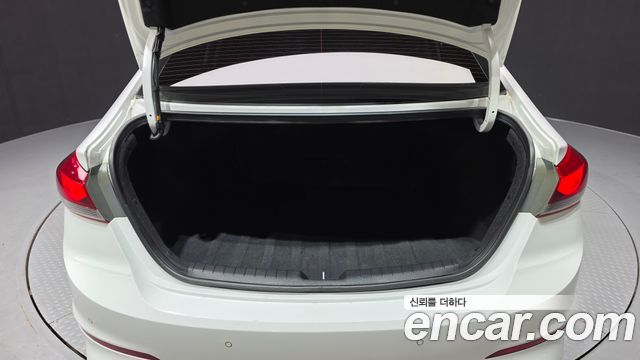 Hyundai Avante (AD) 1.6 GDI Value Plus 2018 — фото 20
