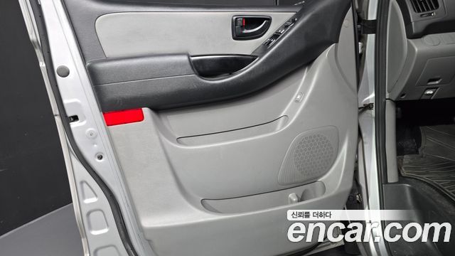 Hyundai Grand Starex 12-Seater Wagon CVX Deluxe 2013 — фото 24