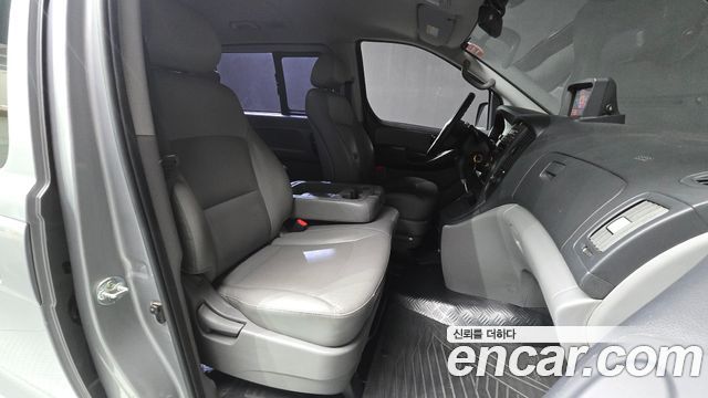 Hyundai Grand Starex 12-Seater Wagon CVX Deluxe 2013 — фото 26