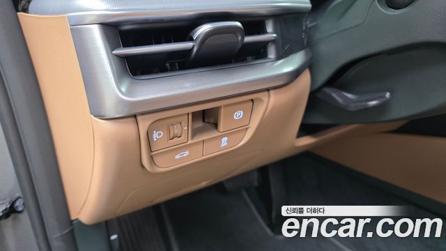 Hyundai Grandeur (GN7) 2,5 Gasoline 2WD Premium 2024 — фото 18