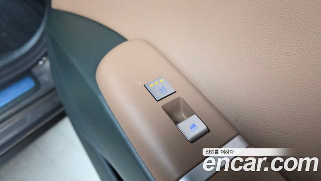 Hyundai Grandeur (GN7) 2,5 Gasoline 2WD Premium 2024 — фото 20