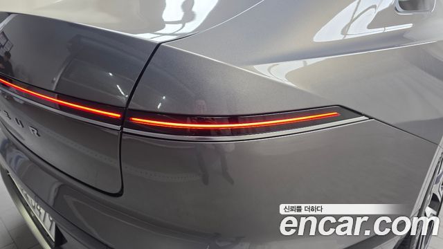 Hyundai Grandeur (GN7) 2,5 Gasoline 2WD Premium 2024 — фото 23