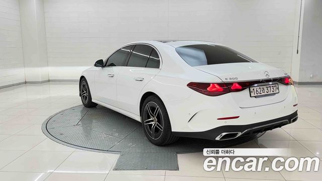 Mercedes-Benz E-Class (W214) E300 4MATIC AMG Line 2025 — фото 2
